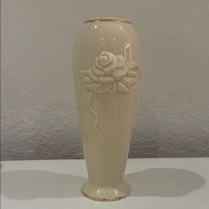 Elegant Vintage Lenox Cream Vase with Rose Design